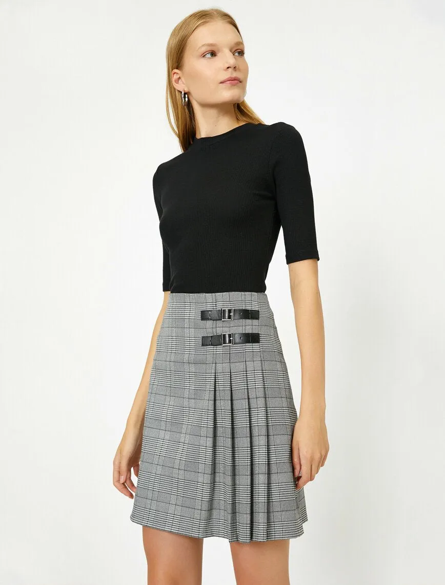 12103 Grey Pleated Mini Skirt