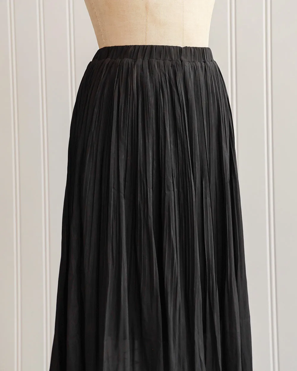 Classic Take Pleated Midi Skirt