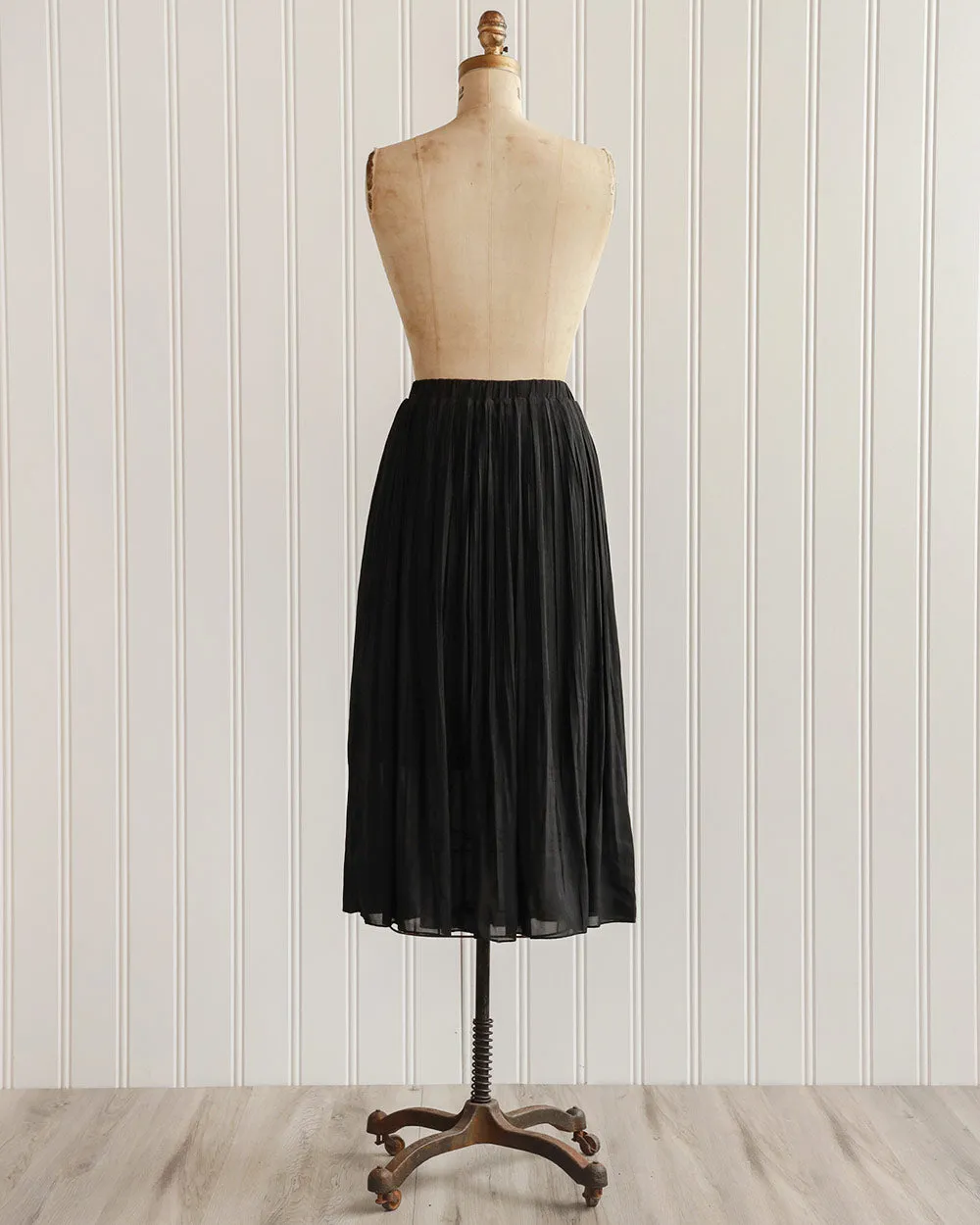 Classic Take Pleated Midi Skirt