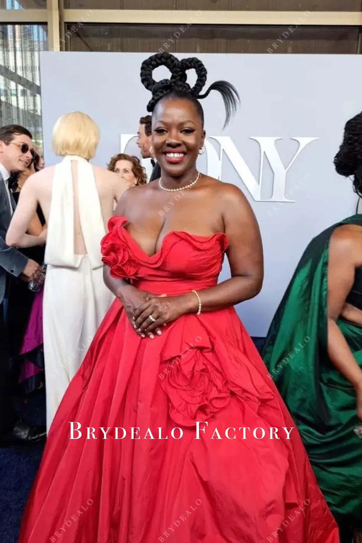 Heather Simms 2024 Tony Awards Red Strapless Dress