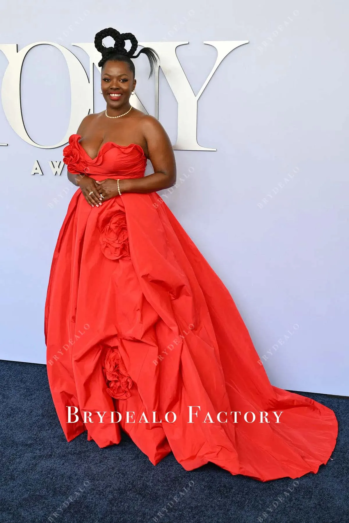 Heather Simms 2024 Tony Awards Red Strapless Dress