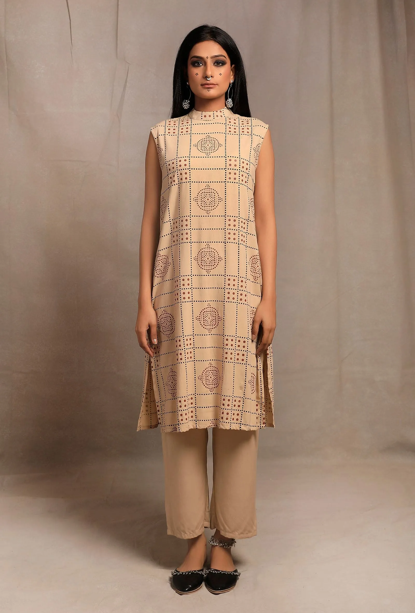 Set of 2: Ecru Hand Block Printed Sleeveless Kurta with Ecru Straight Fit Narrow Pants