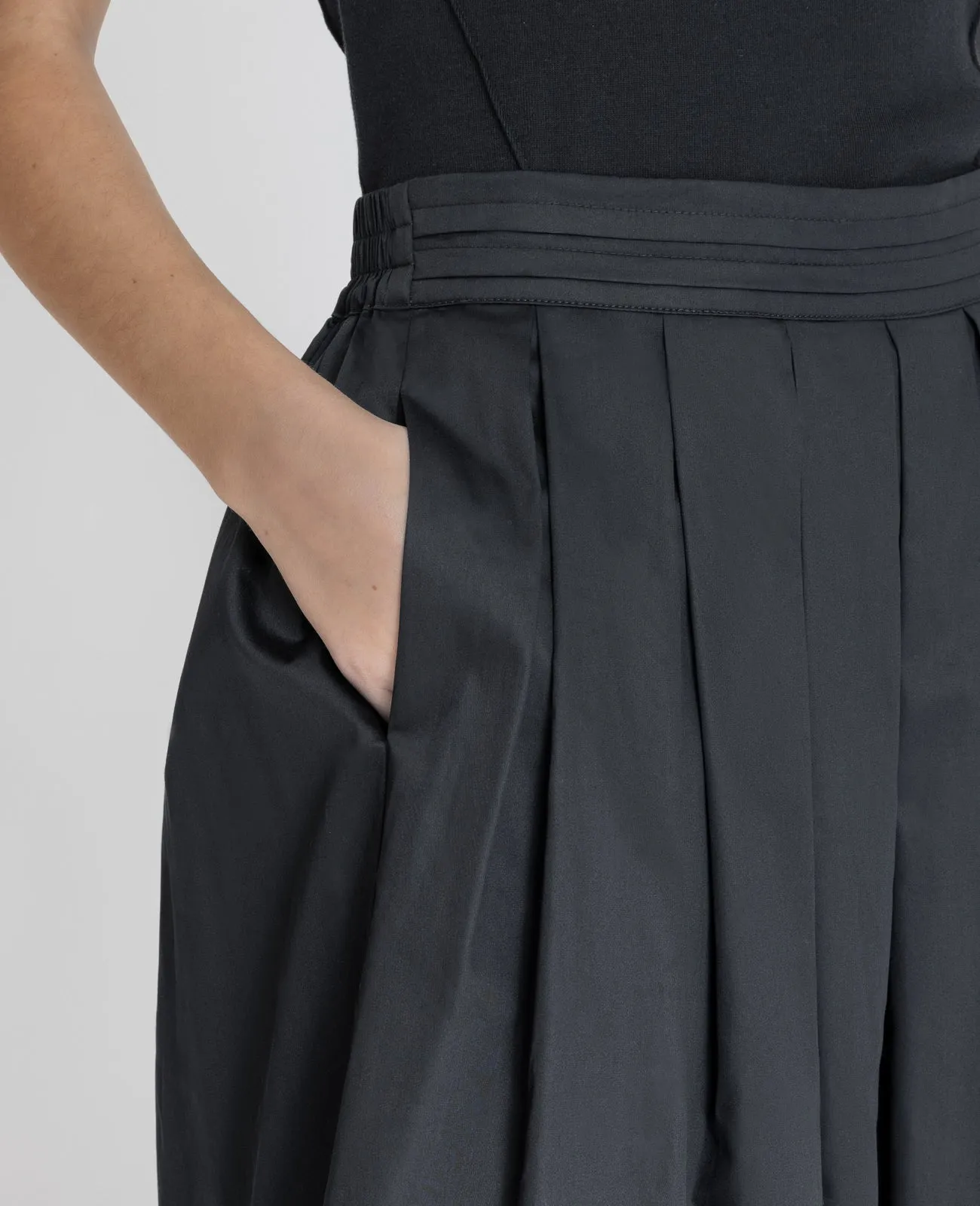 Supima Poplin Pleated Midi Skirt