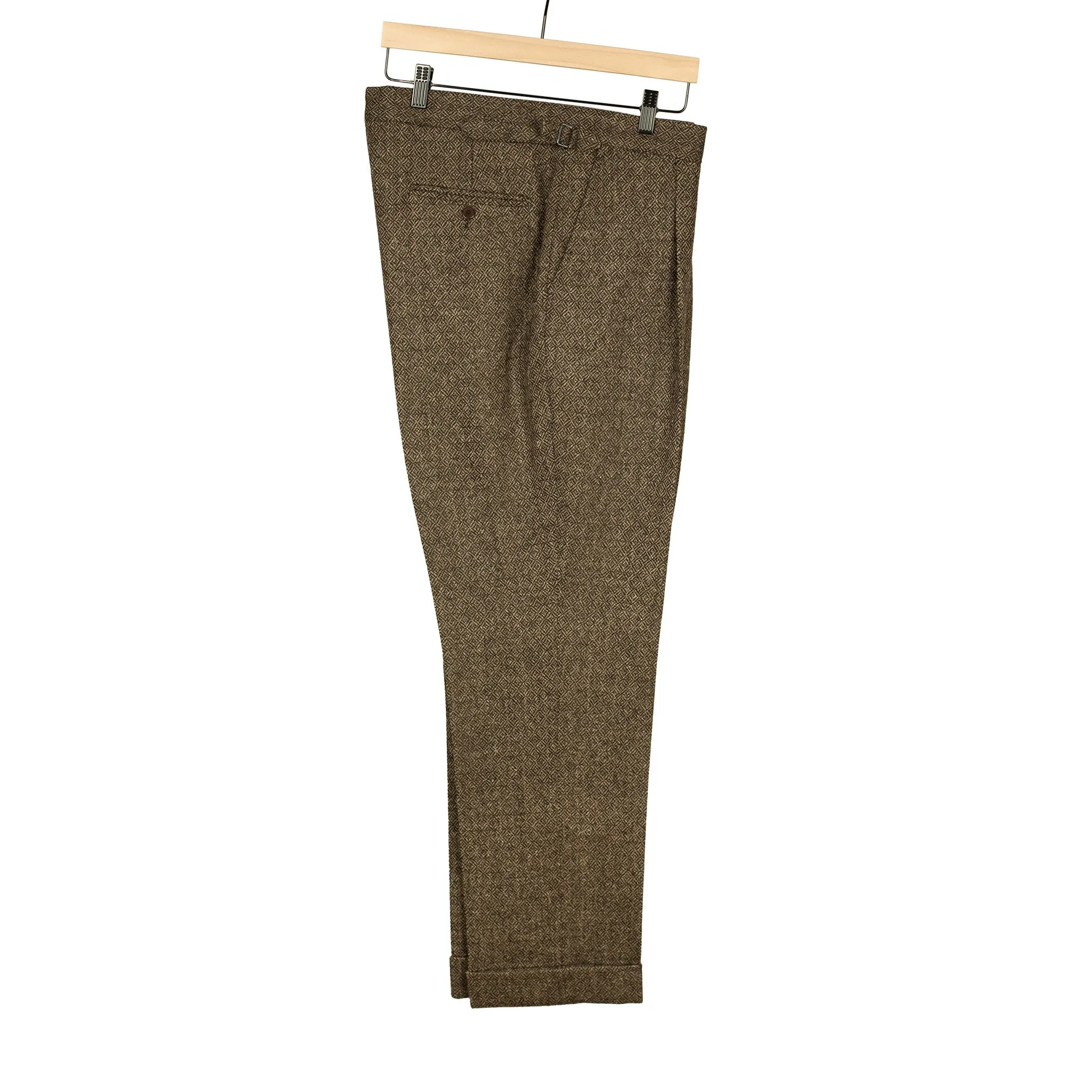 x Sartoria Carrara: Pleated trousers in brown undyed wool diamond tweed